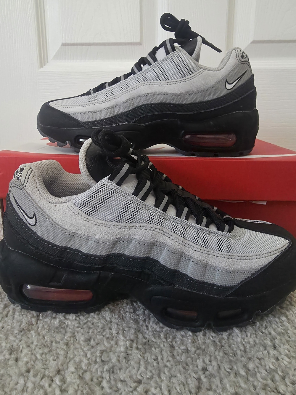 Nike Air Max 95 Men’s Sneakers - Black & Gray